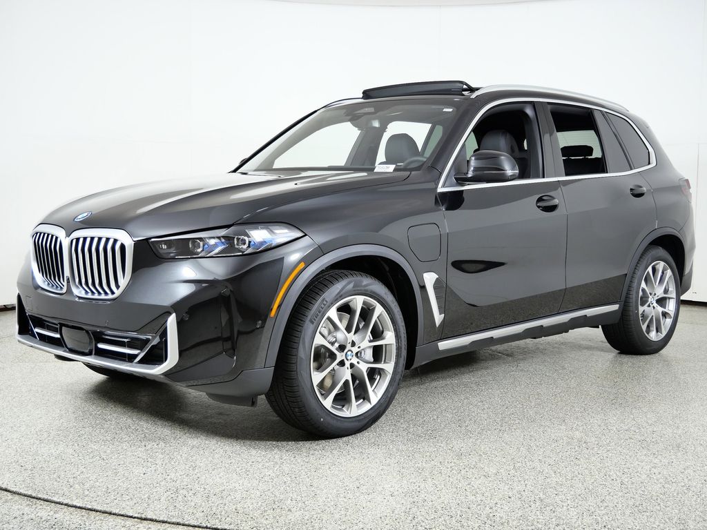 2026 BMW X5 50e's photo