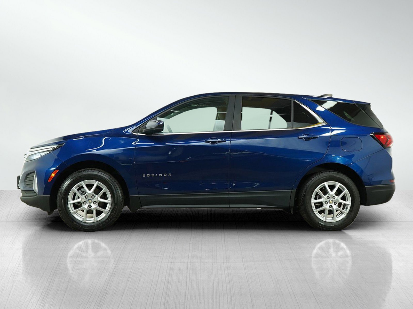 Used 2022 Chevrolet Equinox LT with VIN 2GNAXUEV3N6111837 for sale in White Bear Lake, Minnesota