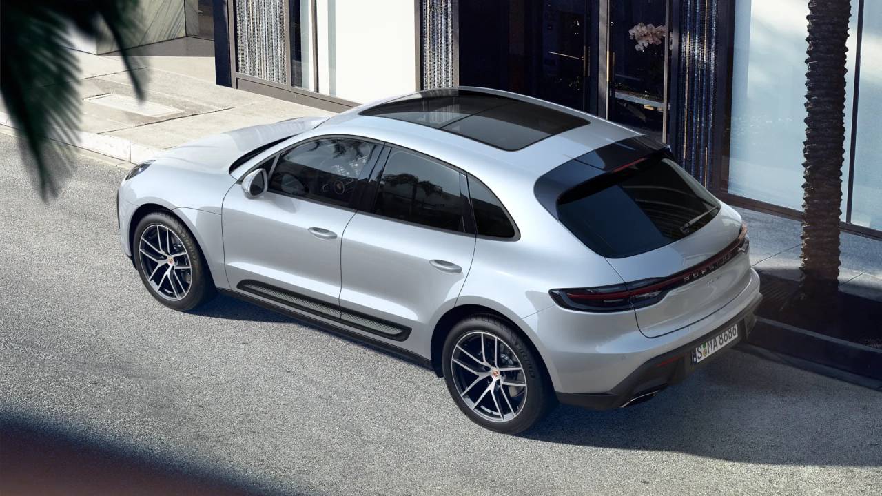 2025 Porsche Macan T photo 4