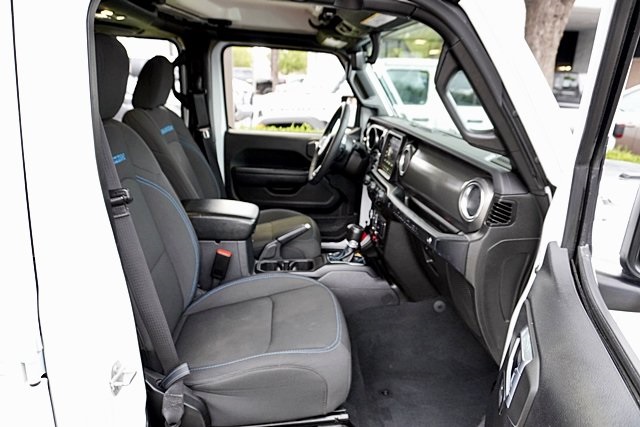 2023 Jeep Wrangler Rubicon 4xe photo 13