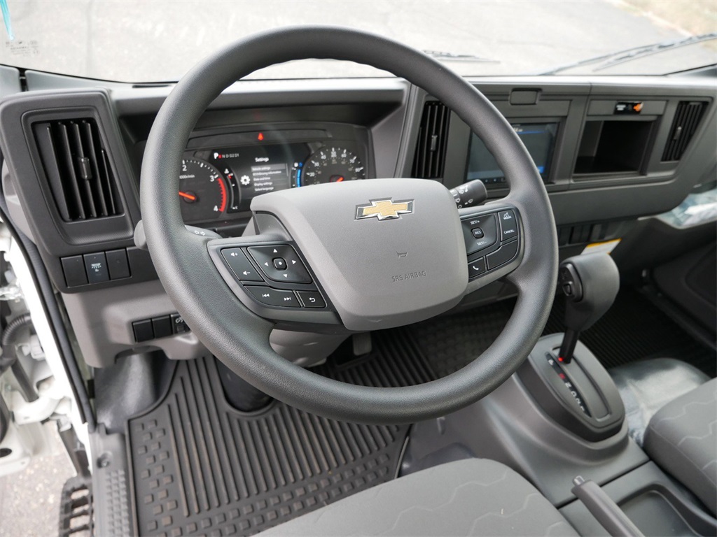 2025 Chevrolet Silverado photo 4