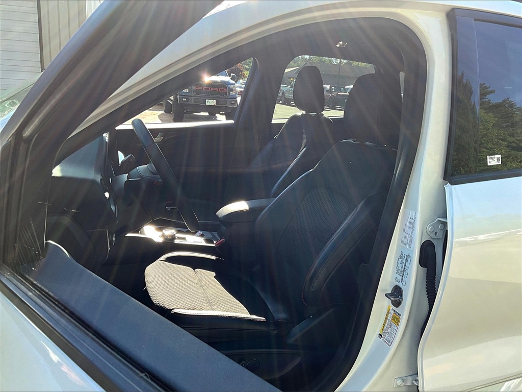 2024 Ford Escape ST-Line Select photo 10