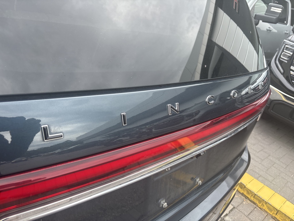 2021 Lincoln Aviator Black Label photo 5