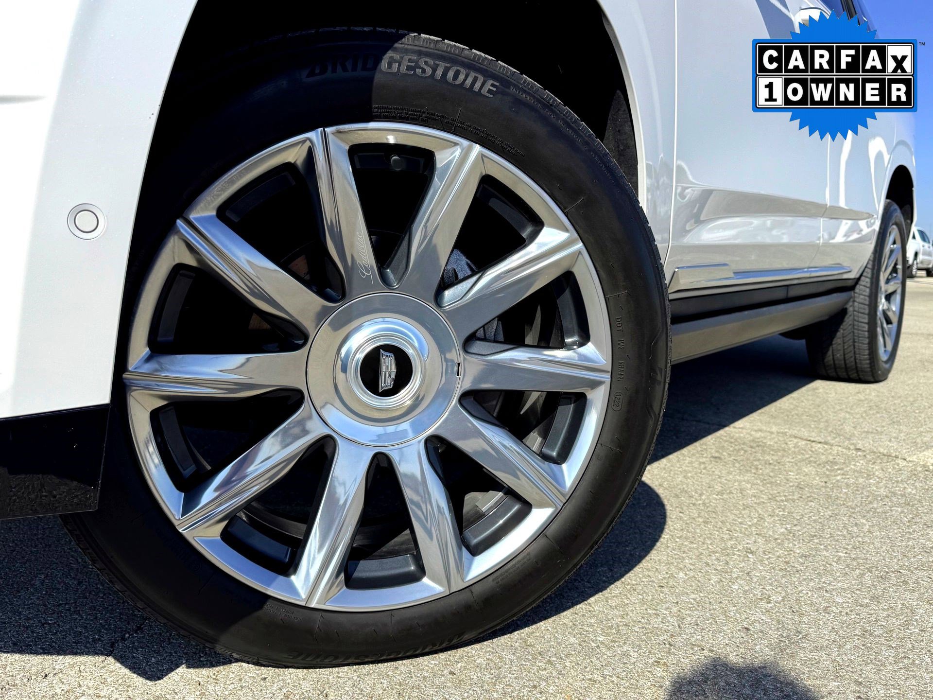 2022 Cadillac Escalade Premium Luxury Platinum photo 2