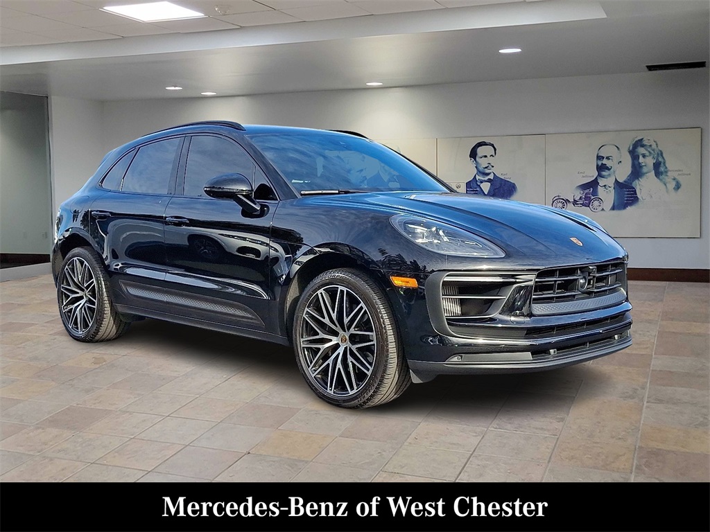 2024 Porsche Macan S's photo