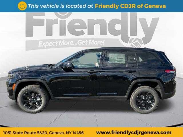 2025 Jeep Grand Cherokee Altitude photo 3