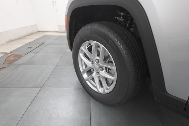 2025 Jeep Grand Cherokee Laredo X photo 27