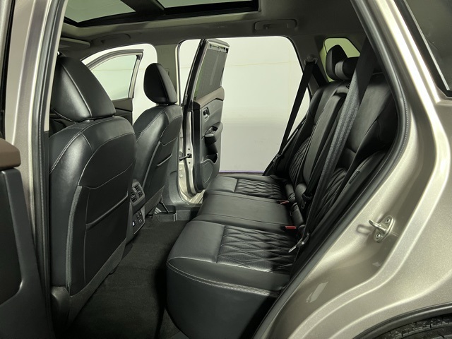 2023 Nissan Rogue Platinum photo 23