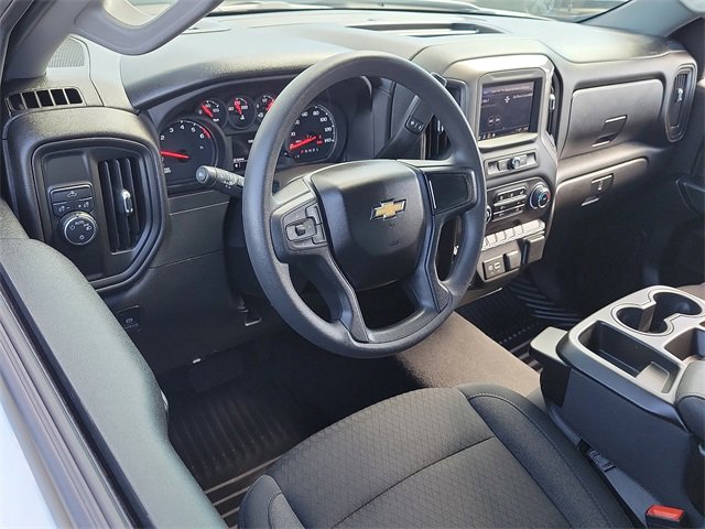 2025 Chevrolet Silverado 1500 Custom photo 6