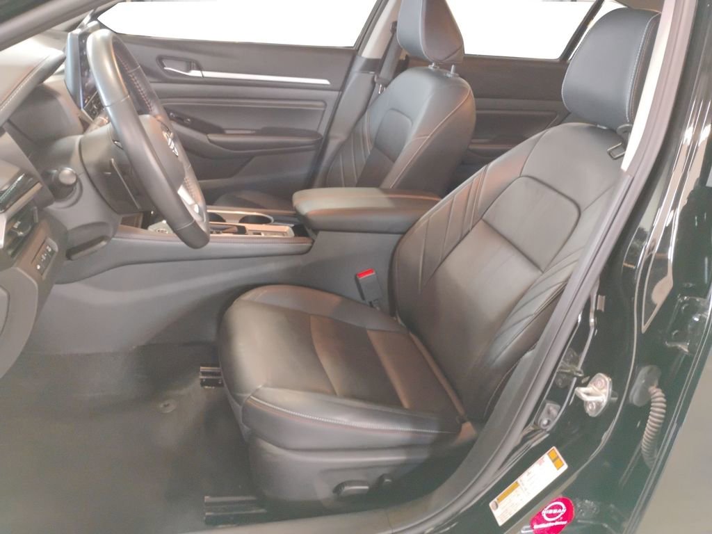 2023 Nissan Altima 2.5 SR photo 13