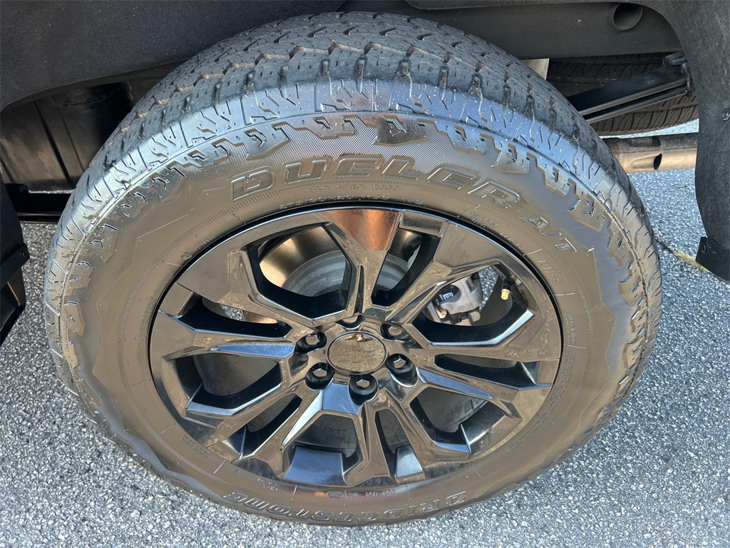 2024 Chevrolet Silverado 1500 High Country photo 17