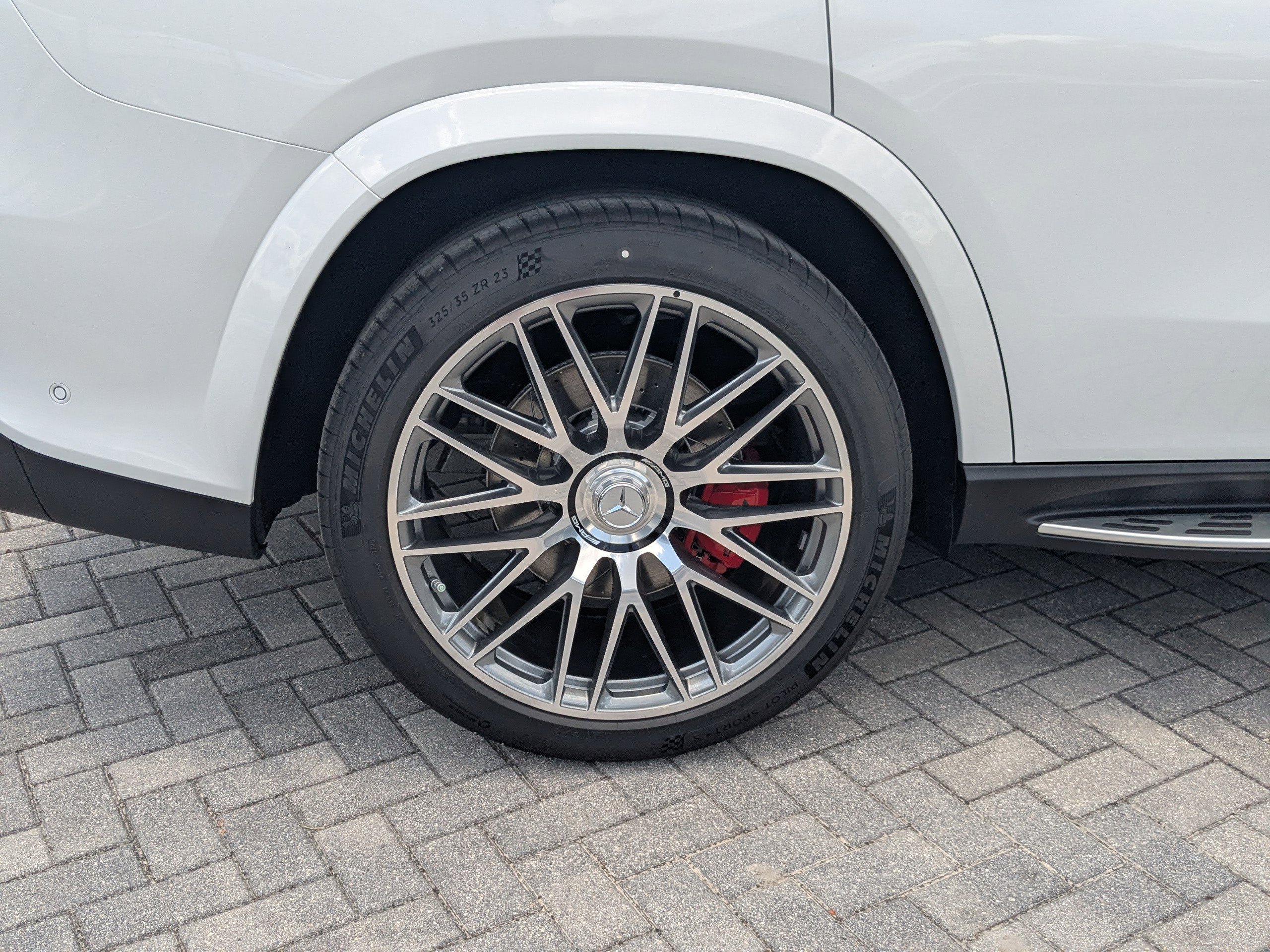 2025 Mercedes Benz GLS AMG 63 4MATIC photo 2