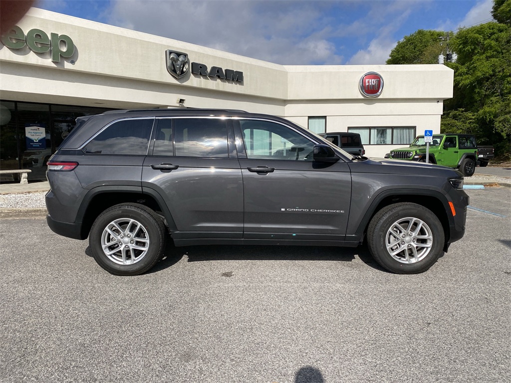2025 Jeep Grand Cherokee Laredo X photo 4