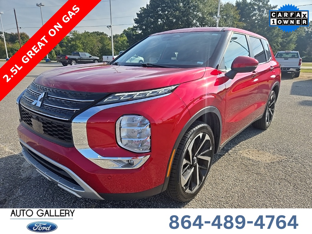 2024 Mitsubishi Outlander SE's photo