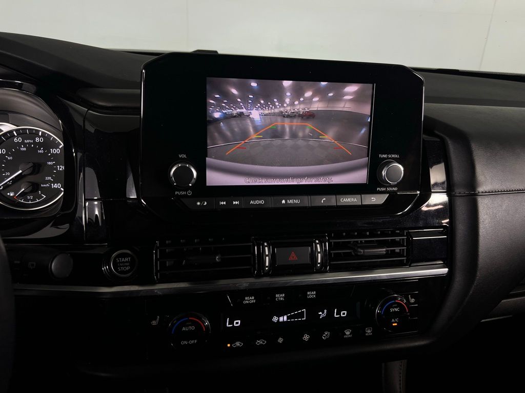 2022 Nissan Pathfinder SV photo 9