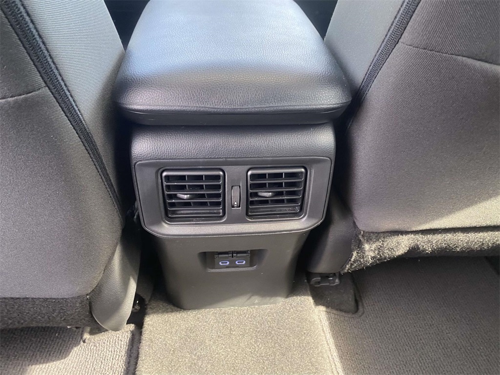 2022 Toyota RAV4 XLE photo 11