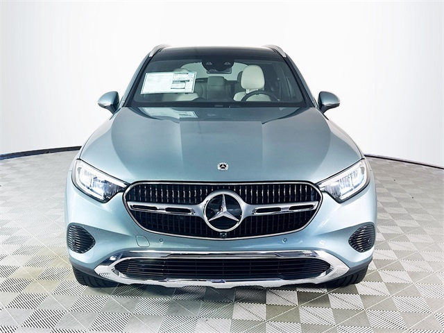 2026 Mercedes Benz GLC 300 photo 2