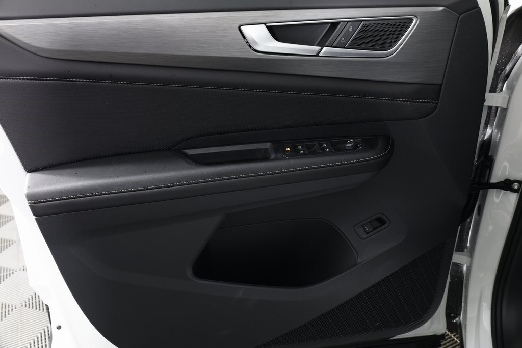 2025 Volkswagen Atlas Cross Sport SE Technology photo 4