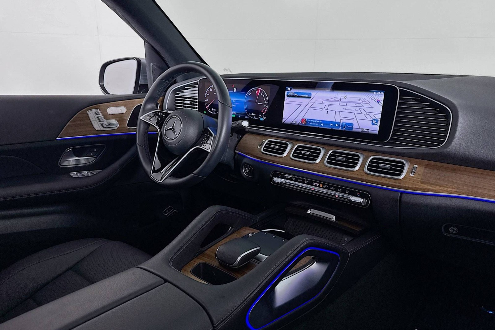 2025 Mercedes Benz GLE 450e photo 13