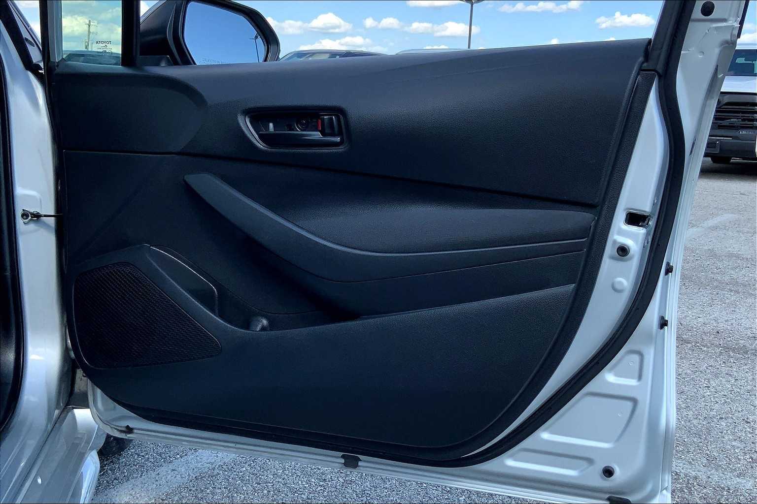 2024 Toyota Corolla LE photo 21