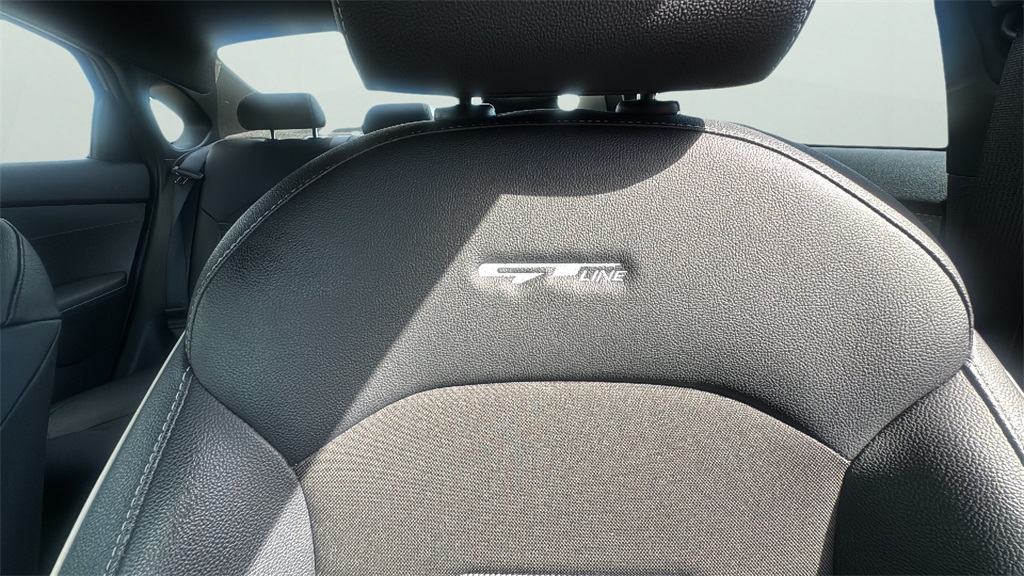 2023 Kia Forte GT-Line photo 19