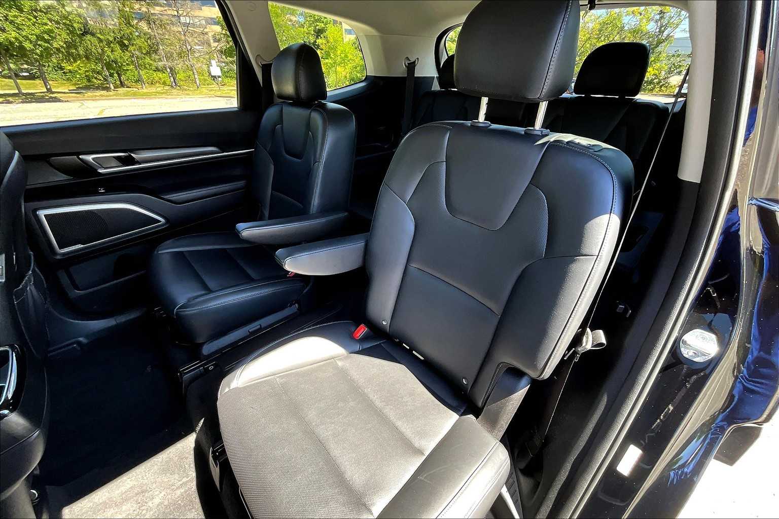 2022 Kia Telluride S photo 17