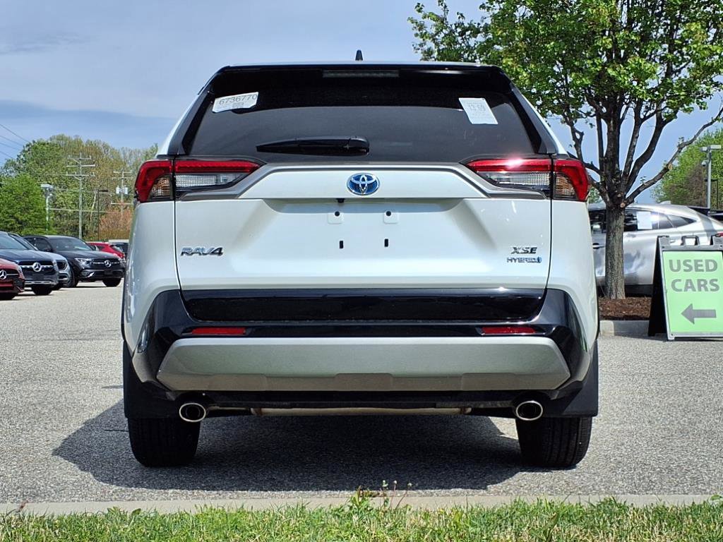 2024 Toyota RAV4 Hybrid XSE photo 4
