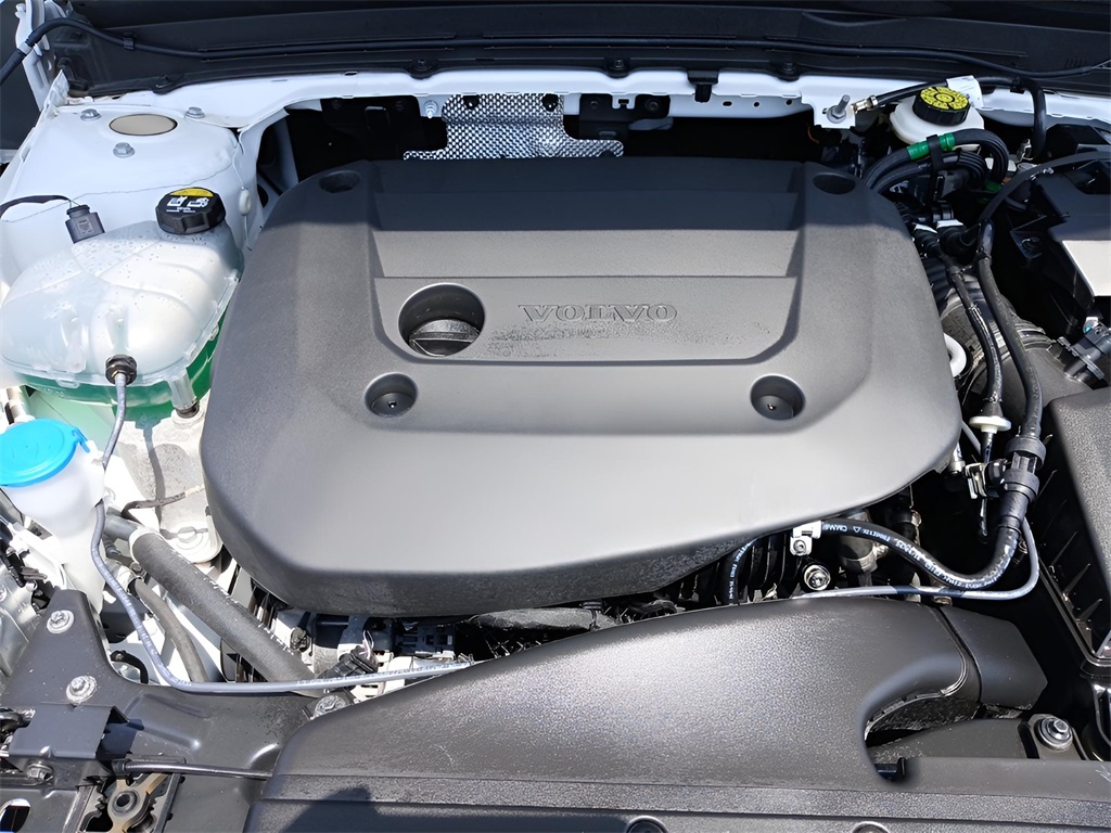 2025 Volvo XC40 Core photo 26