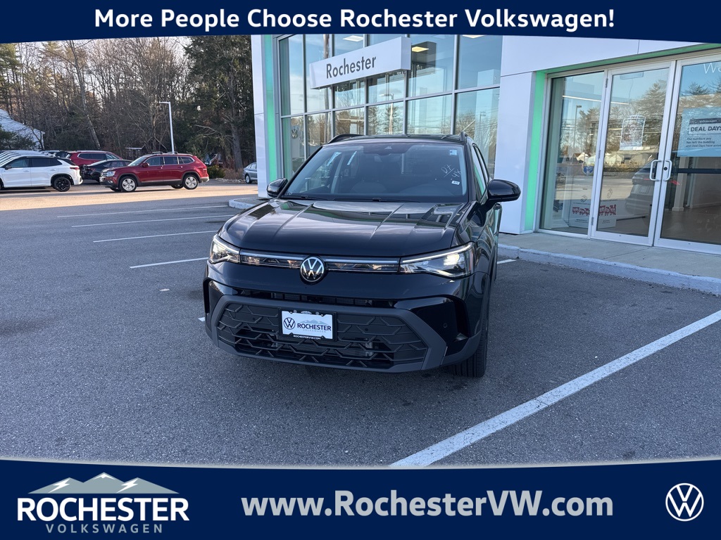 2026 Volkswagen Taos SE Black's photo