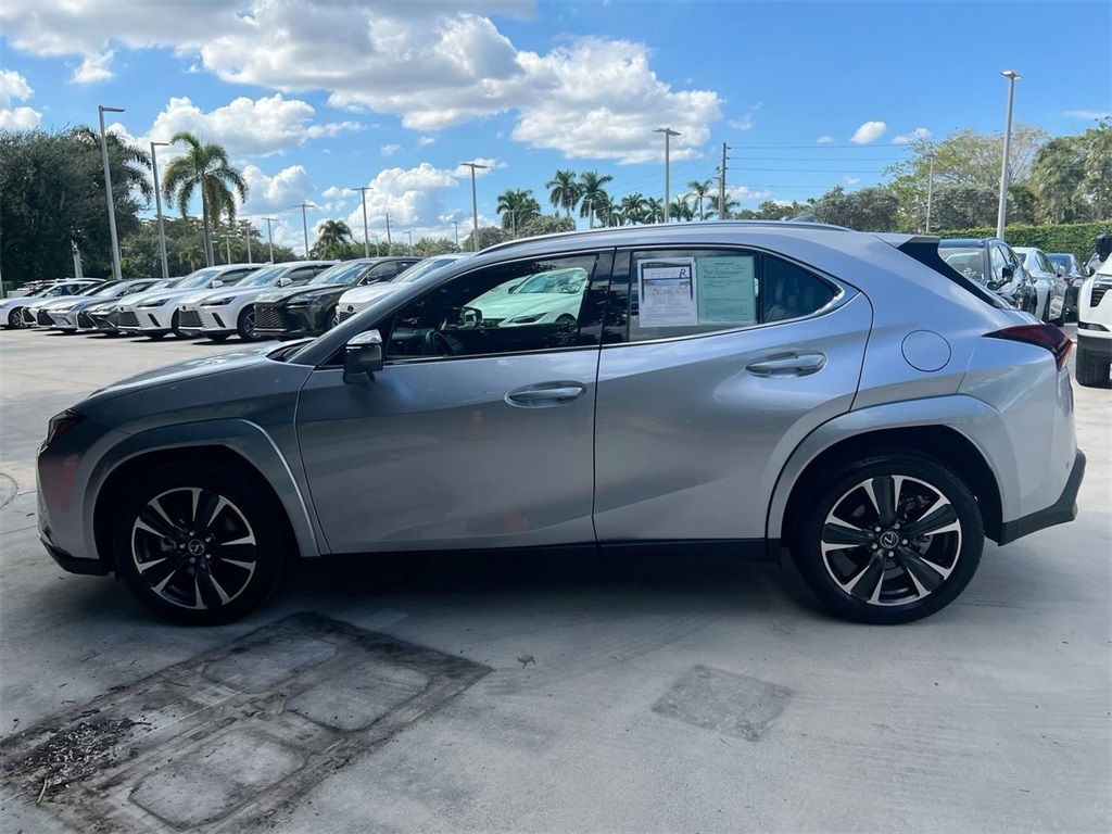 2025 Lexus UX Premium photo 4