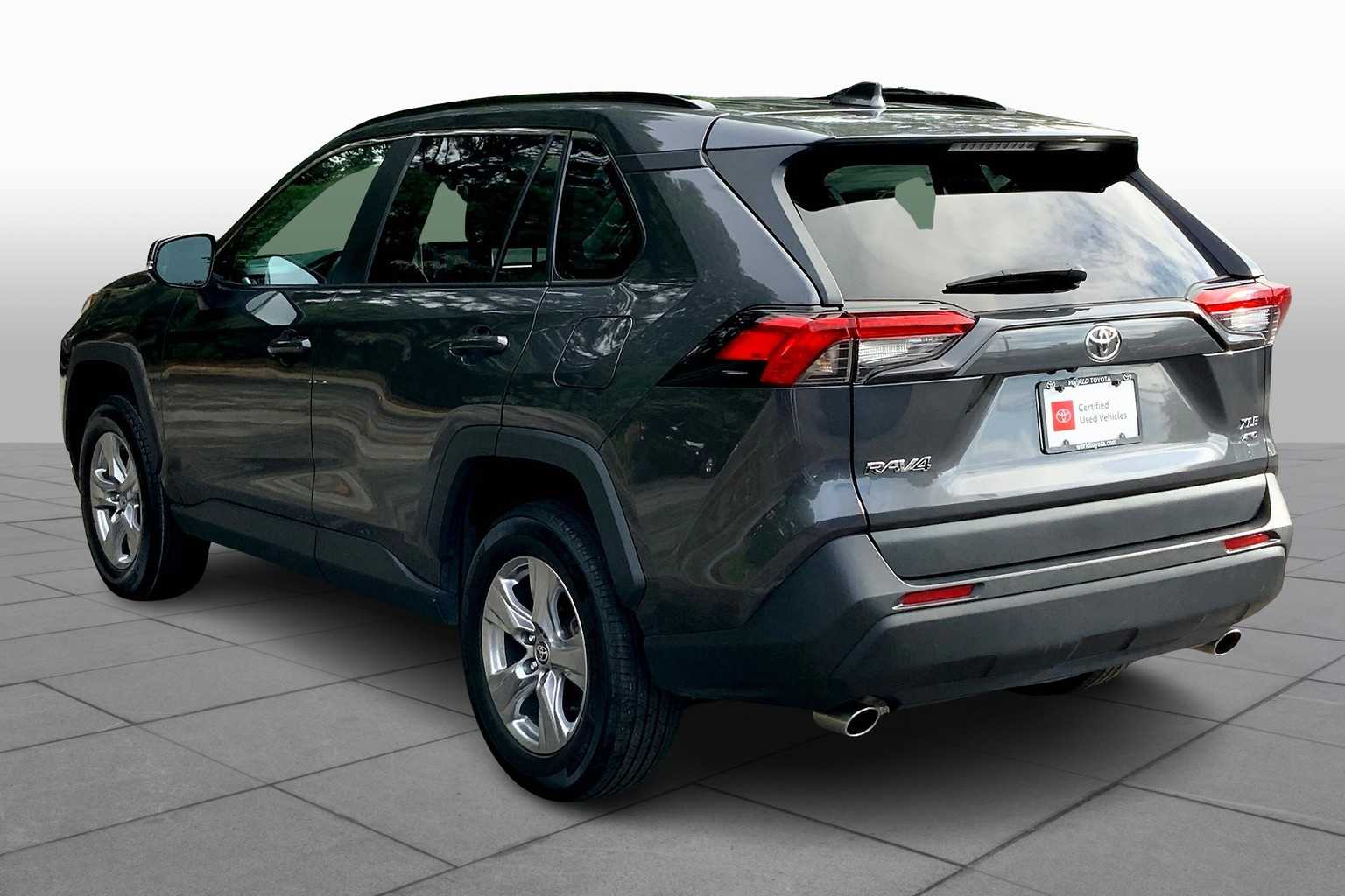 2023 Toyota RAV4 XLE photo 9
