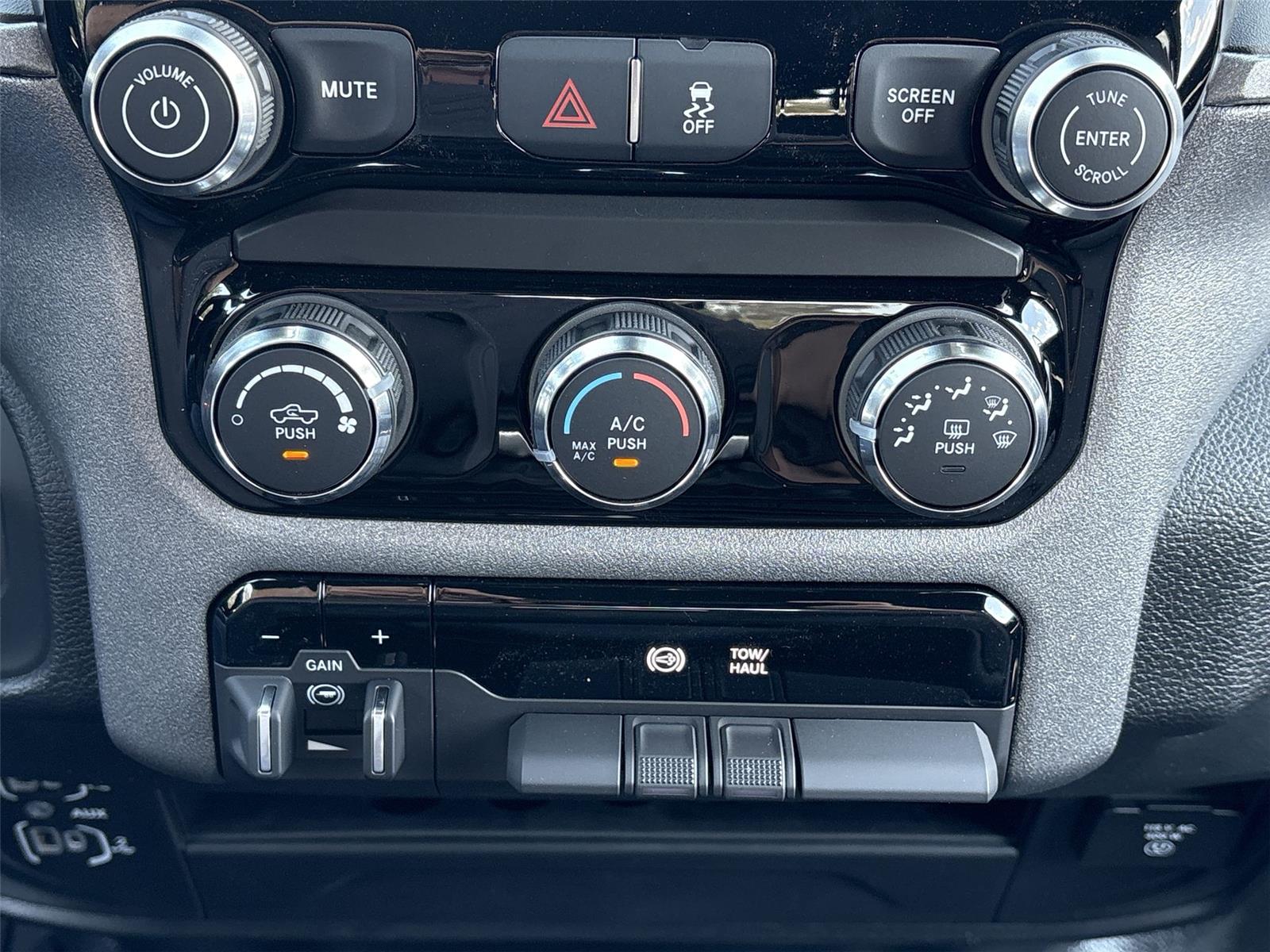 2026 Ram 2500 Tradesman photo 18