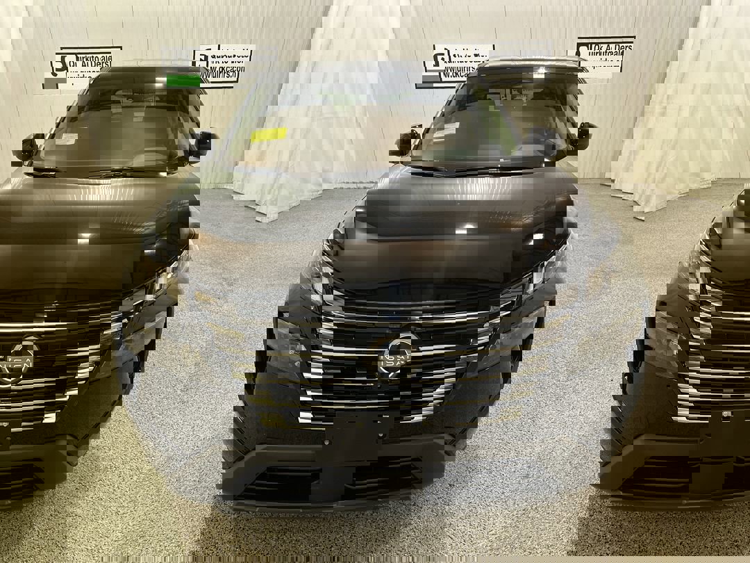 2026 Nissan Rogue SV photo 2