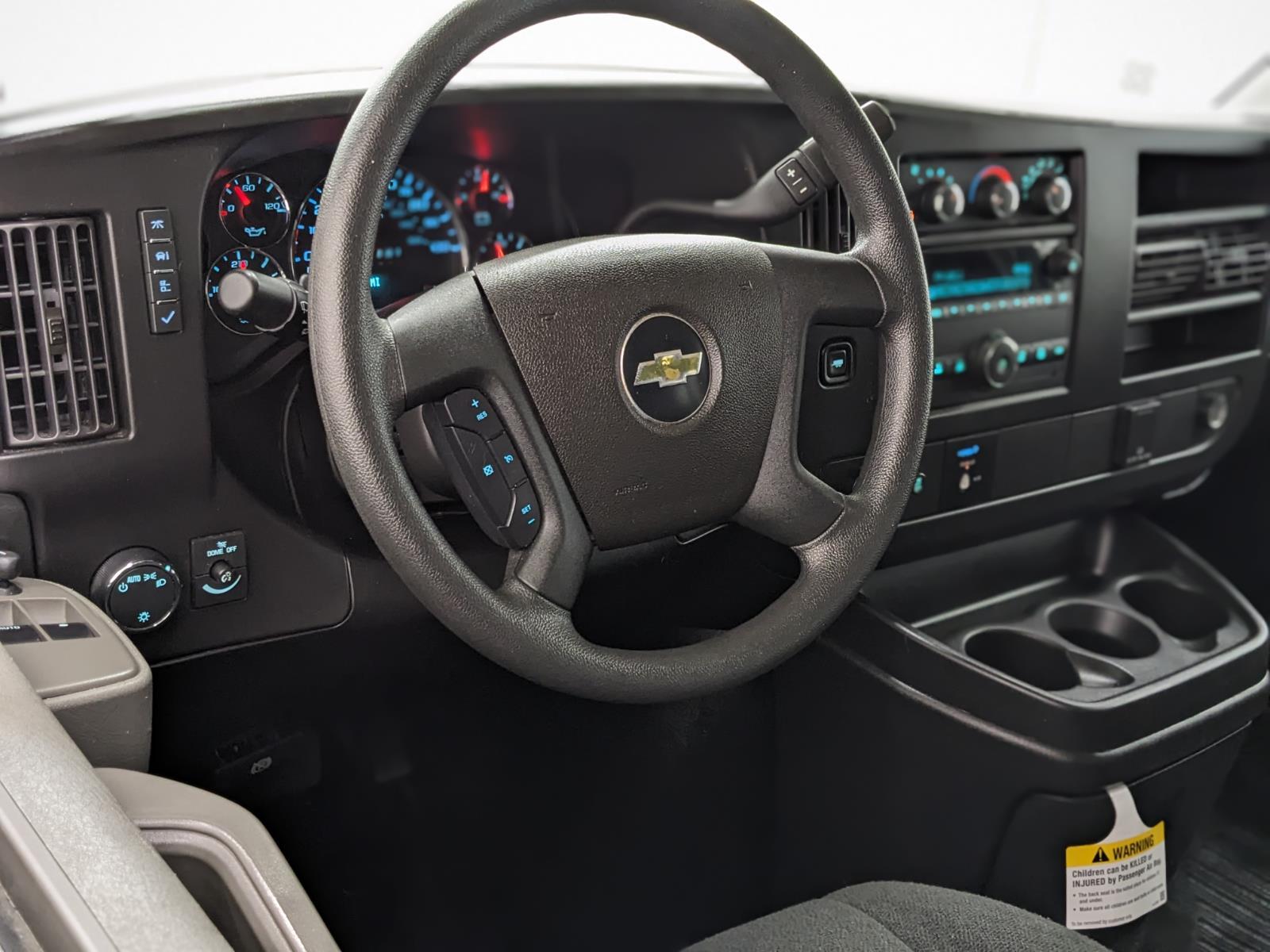 2023 Chevrolet Express Cargo Van photo 4