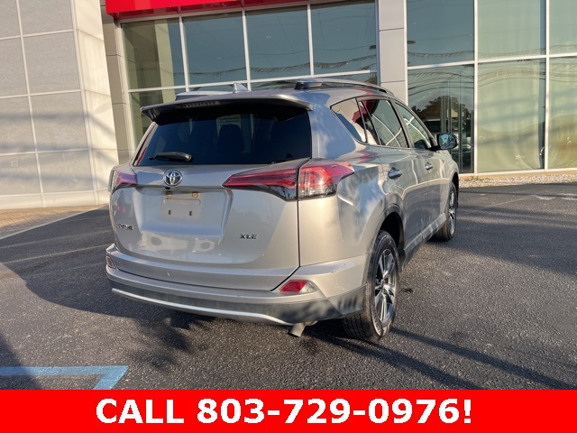 2016 Toyota RAV4 XLE photo 3