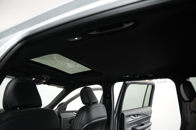 2025 Jeep Grand Cherokee Altitude photo 24