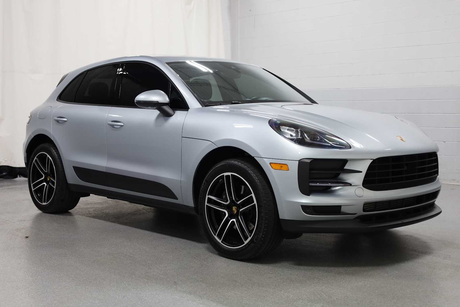 2021 Porsche Macan Base photo 13