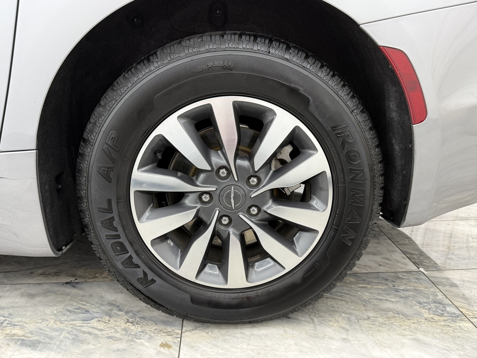 2021 Chrysler Pacifica Hybrid Touring L photo 13