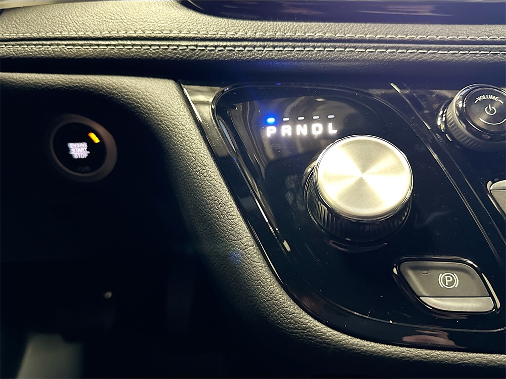 2025 Chrysler Pacifica photo 28