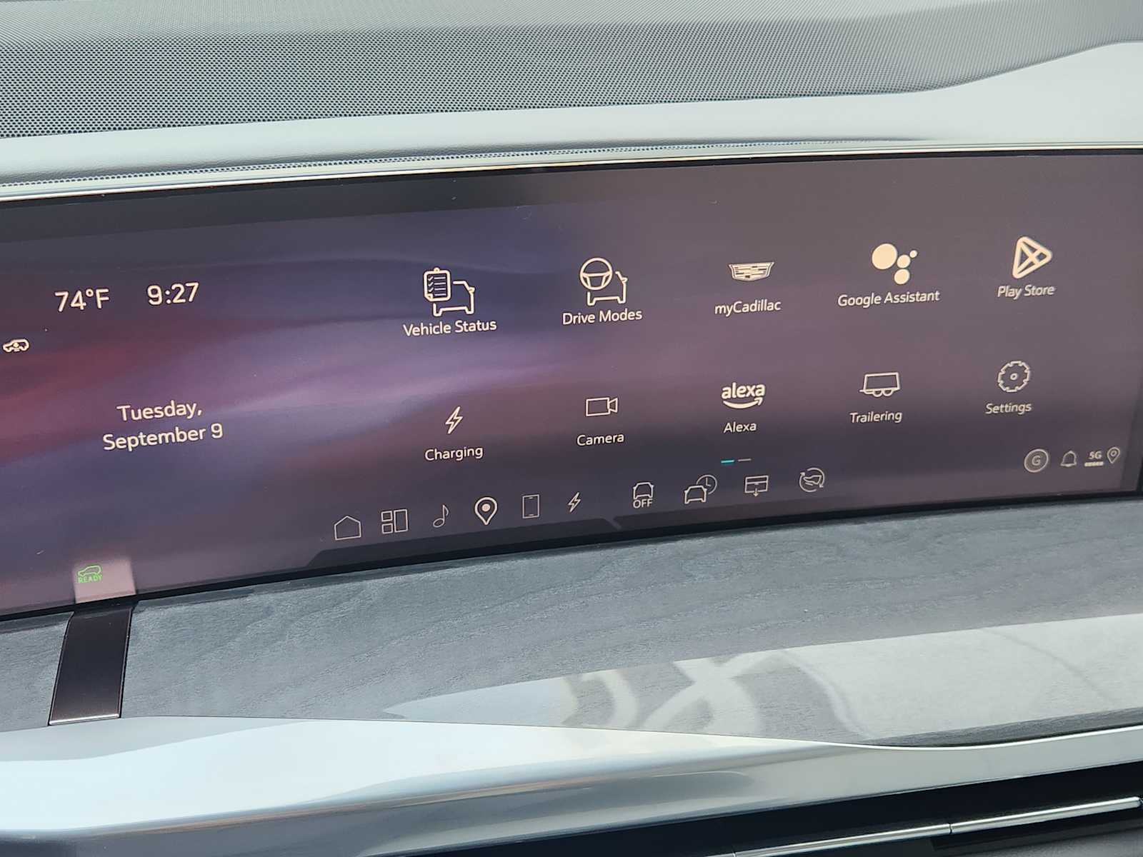 2025 Cadillac Escalade IQ Sport photo 9