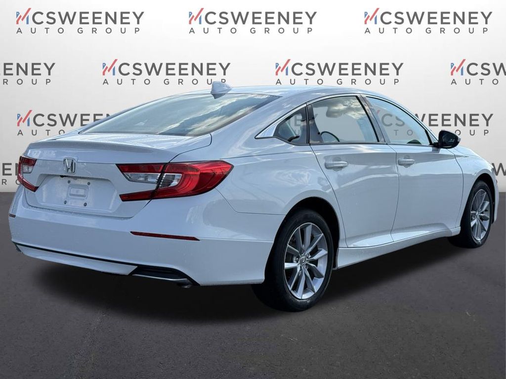 2022 Honda Accord LX photo 5