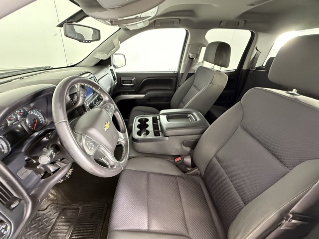 2016 Chevrolet Silverado 1500 LT photo 2