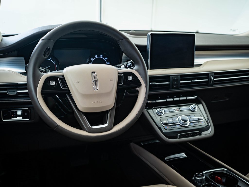 2022 Lincoln Corsair Standard photo 22