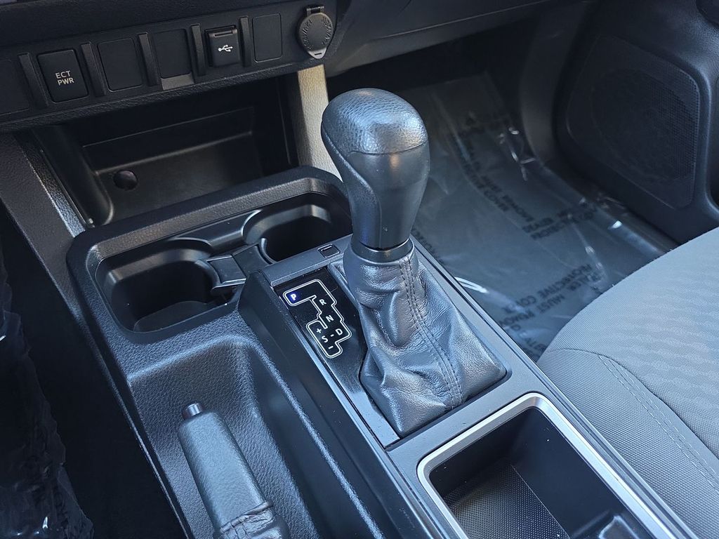 2020 Toyota Tacoma SR photo 16
