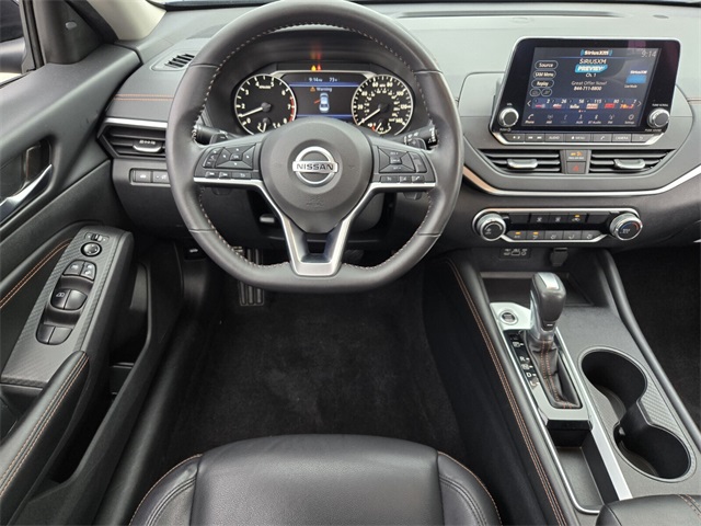 2022 Nissan Altima 2.5 SR photo 12