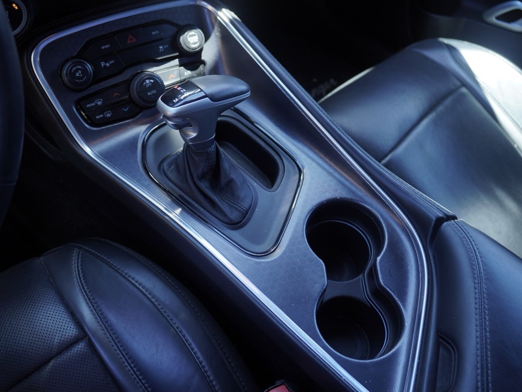 2015 Dodge Challenger R/T Plus photo 16