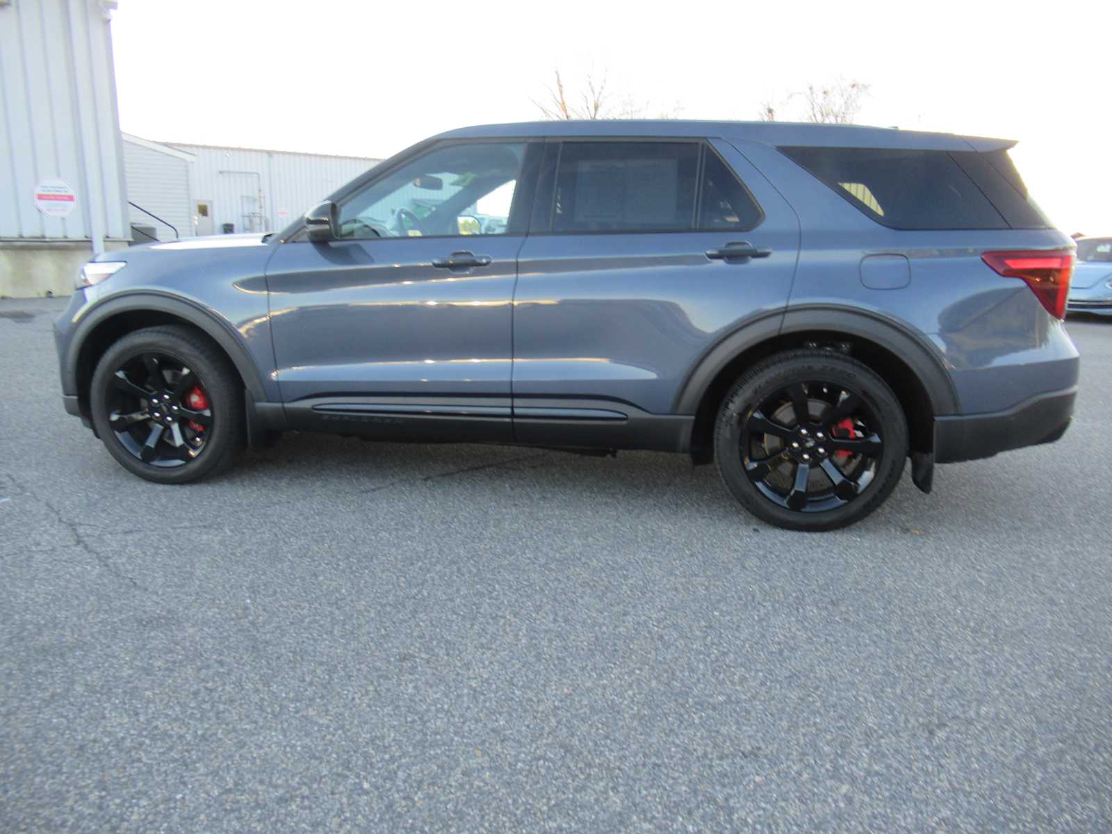 2021 Ford Explorer ST photo 2