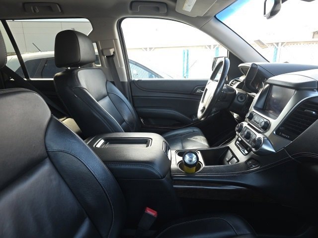 2020 Chevrolet Suburban LT photo 9