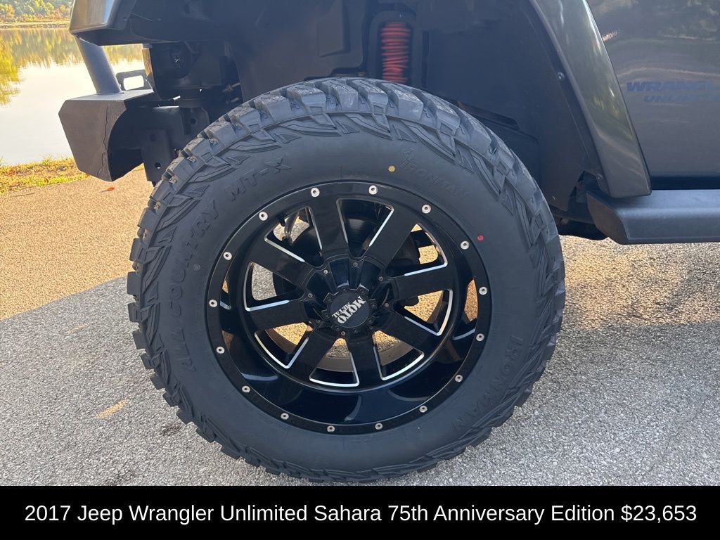2017 Jeep Wrangler Unlimited Sahara photo 7