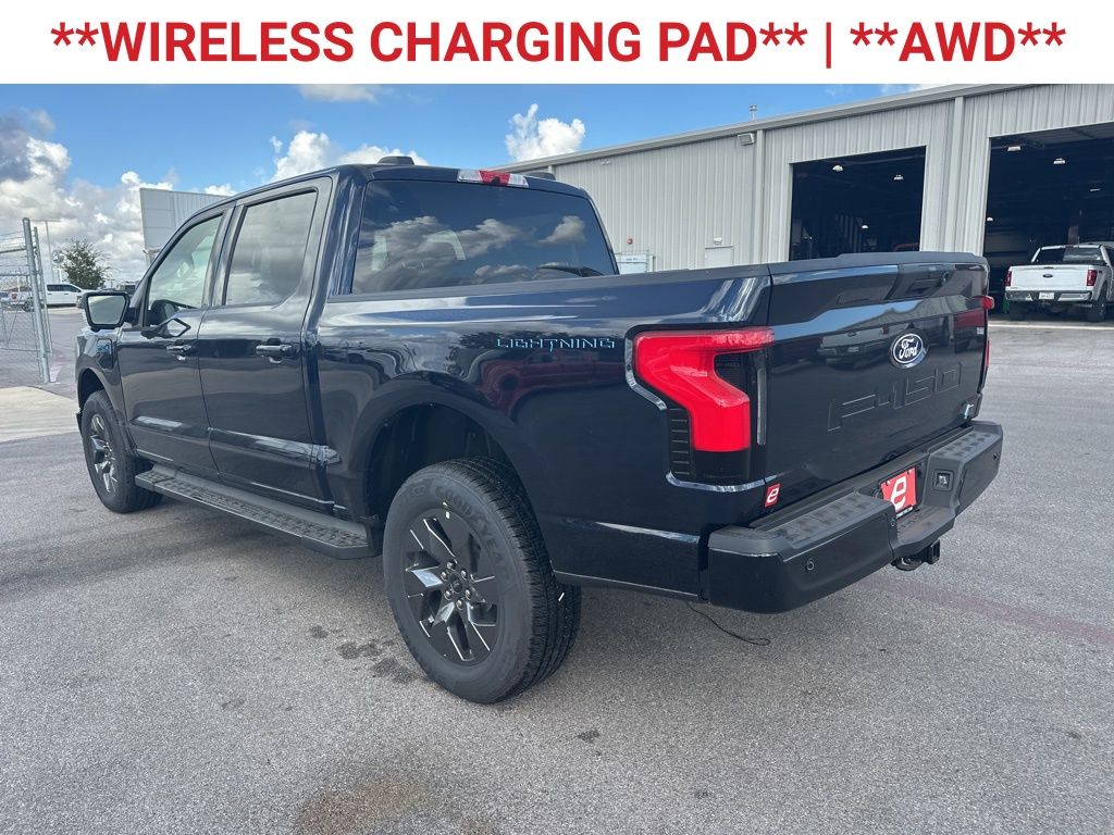 2025 Ford F-150 Lightning photo 4